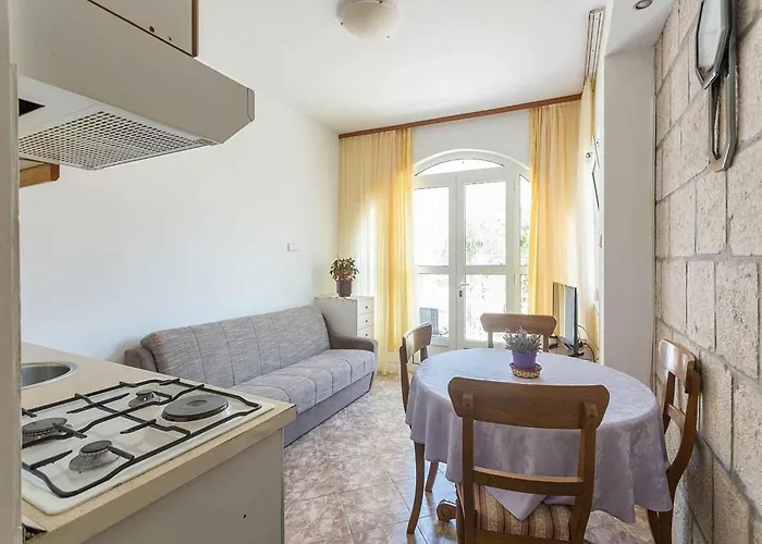 In - Dubrovnik 51812